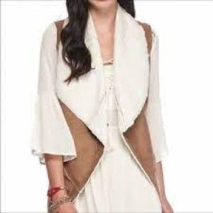 Me Jane Fly Away Faux Fur Faux Suede Vest Small